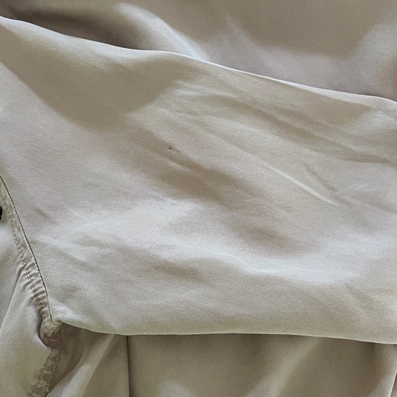 Universal Thread Button Up - Picture 7 of 7